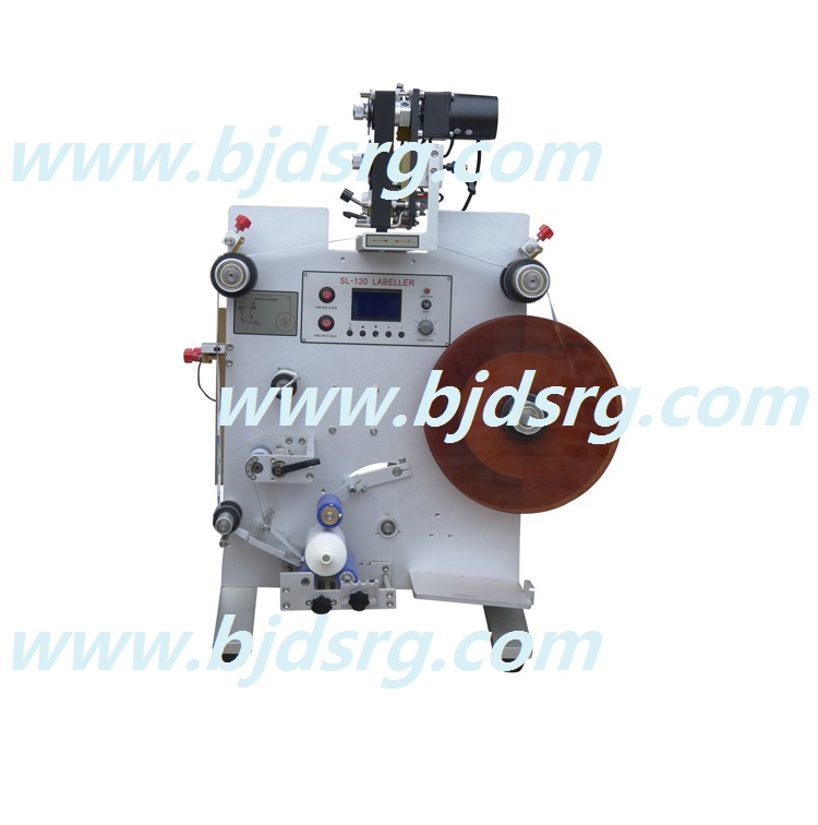 半自動圓瓶貼標機 2.jpg